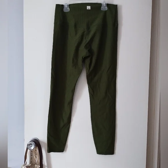 VUORI Dark Moss Green Inversion Rib Legging XL - Picture 6 of 8